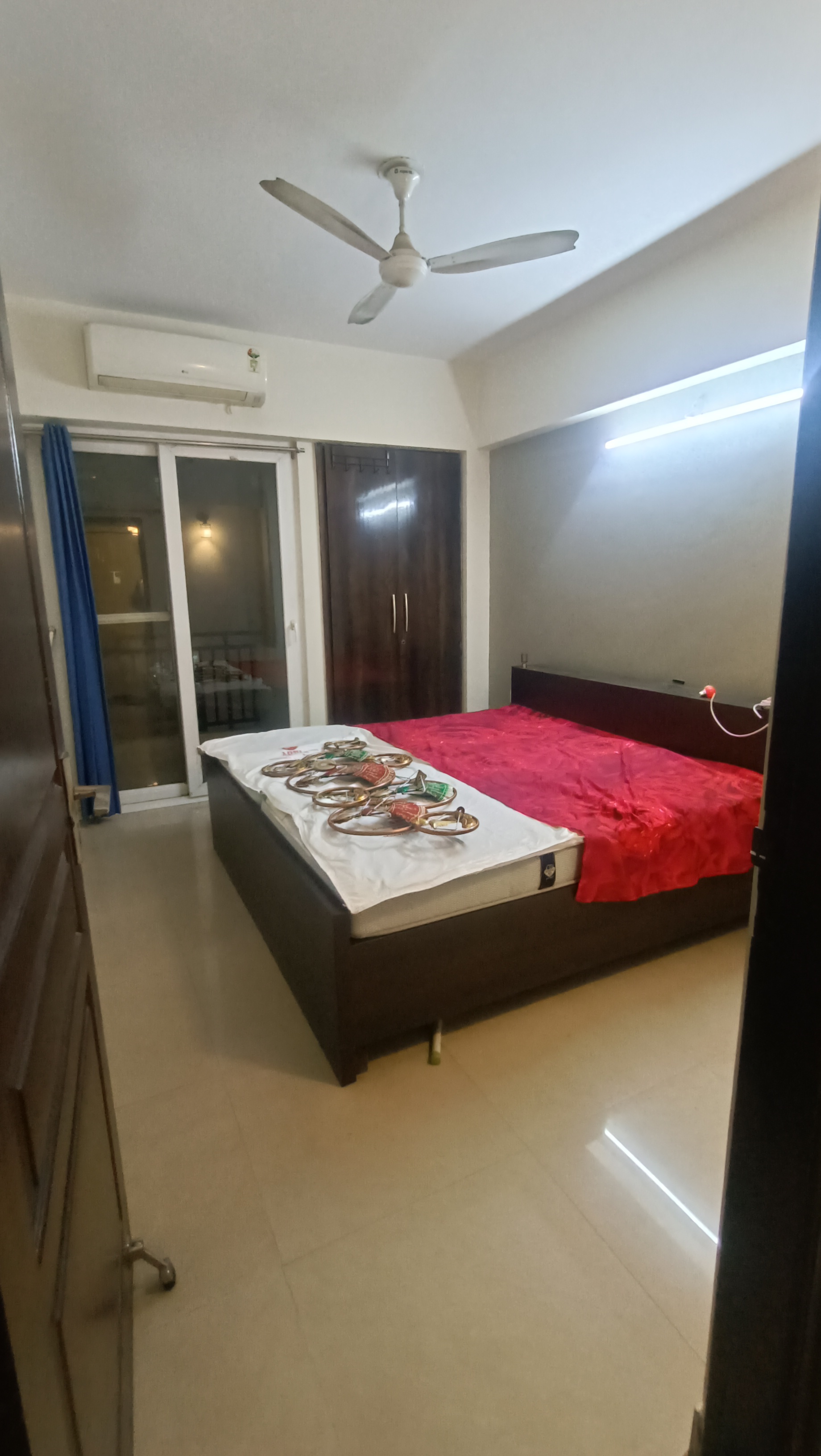 3 BHK + Pooja Room Apartment For Rent in Sethi Max Royal