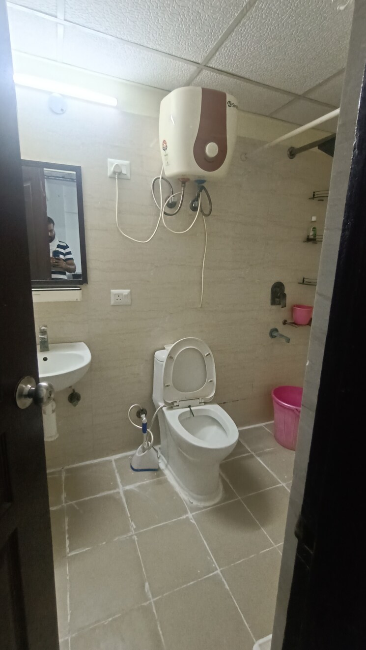 Bathroom, sethi-max-royal 3 Bedroom 1440 Sq.Ft. Apartment In Sector 76 Noida 8957825