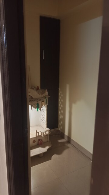 Bathroom in 3 BHK Apartment at Sethi Max Royal, Sector 76 – for Rent