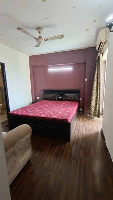 3 BHK Apartment For Rent in Sethi Max Royal, Sector 76