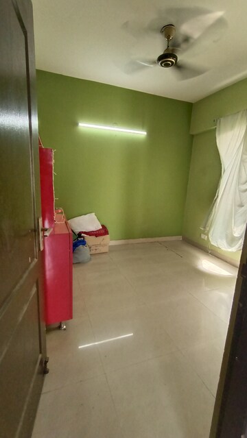 Furnished Amenities in 3 BHK Apartment at Sethi Max Royal, Sector 76 – for Rent