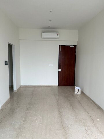 Room in 2 BHK Apartment at Piramal Mahalaxmi, Mahalaxmi – for Rent