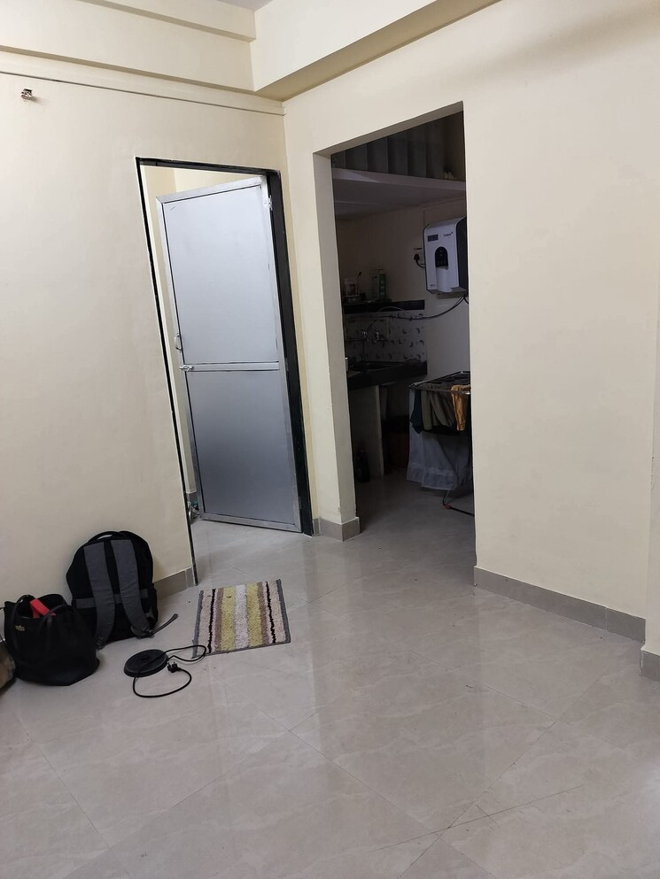 Room, shrinivas-apartment 1 Bedroom 250 Sq.Ft. Apartment In Matunga Mumbai 8957888