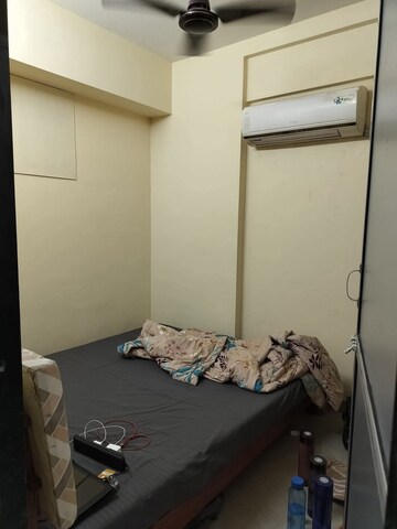 Bedroom in 1 BHK Apartment at Shrinivas Apartment, Matunga – for Rent