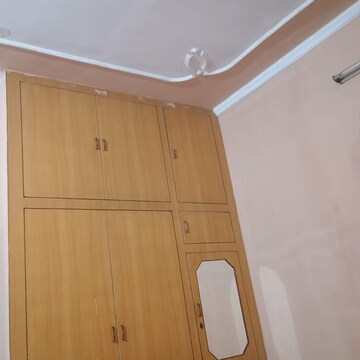 Furnished Amenities in 2.5 BHK Villa at Damoder Colony – for Rent