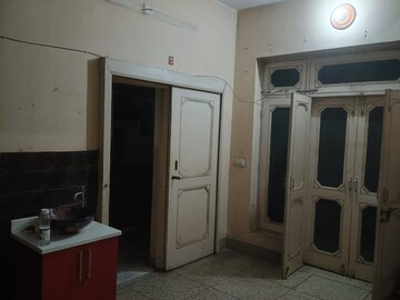  2.5 BHK Villa at Damoder Colony – for Rent