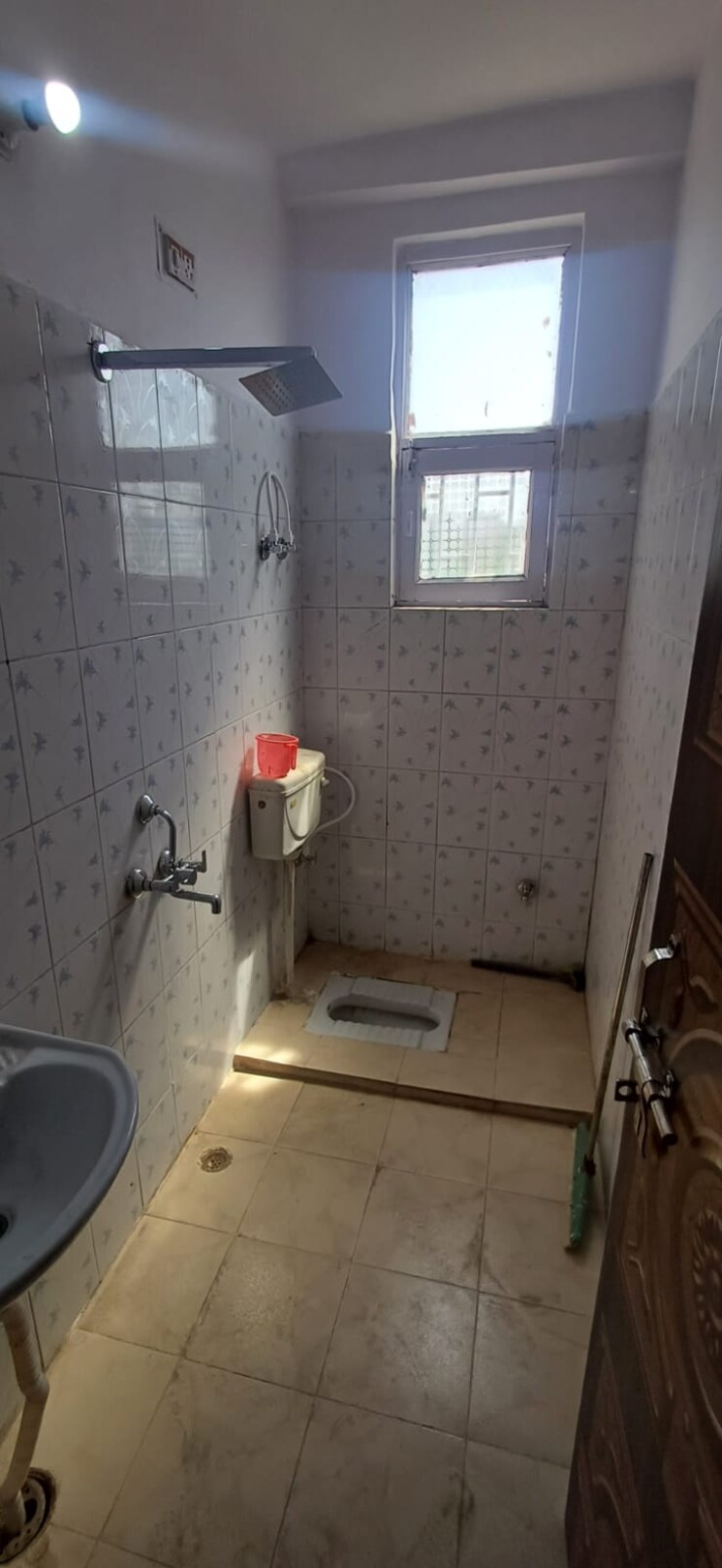 Bathroom, pratap vihar 3 Bedroom 1200 Sq.Ft. Builder Floor In Pratap Vihar Ghaziabad 8957964
