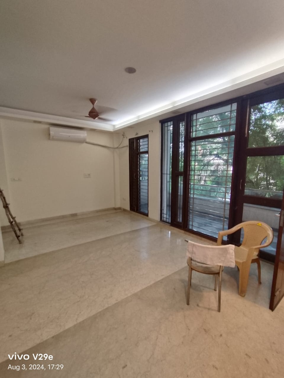 4 BHK + Study Room 180 Sq.Yd. Villa in Sushant Lok 2