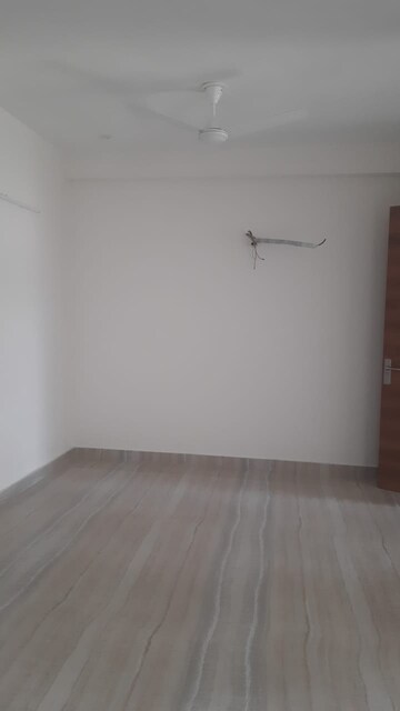 Room in 3 BHK Builder Floor at Sushant Lok 3, Sector 57 – for Rent
