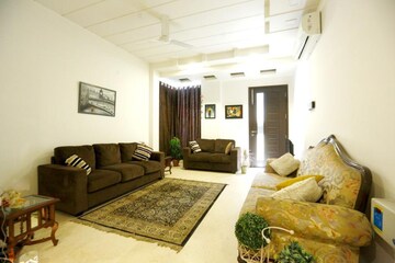 4 BHK Builder Floor For Sale in Mayfield Garden