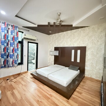 Bedroom in 2 BHK Builder Floor at Sector 105 – for Rent