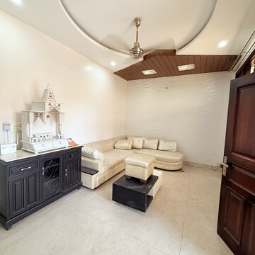 Living Room in 2 BHK Builder Floor at Sector 105 – for Rent