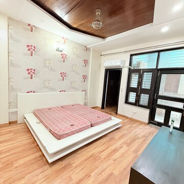 2 BHK Builder Floor For Rent in Sector 105