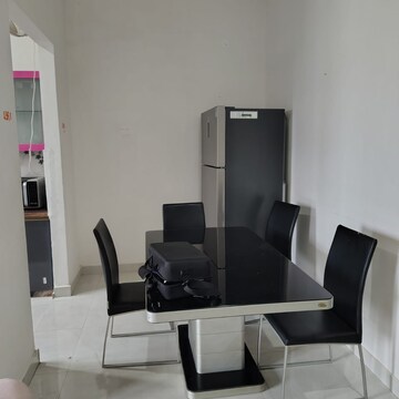Team Area in 2.5 BHK Builder Floor at Sector 105 – for Rent