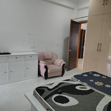 Team Area in 2.5 BHK Builder Floor at Sector 105 – for Rent