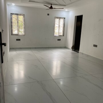 Room in 3.5 BHK Apartment at Kondapur – for Rent