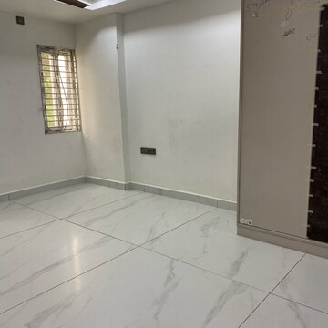 Room in 3.5 BHK Apartment at Kondapur – for Rent