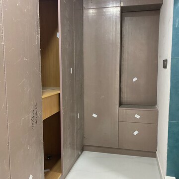 Furnished Amenities in 3.5 BHK Apartment at Kondapur – for Rent
