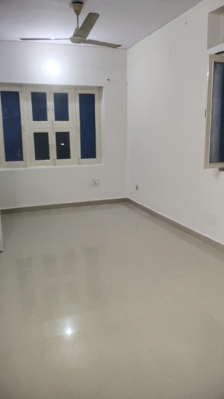 Room, rwa-apartments-sector-26 2 Bedroom 112 Sq.Ft. Builder Floor In Sector 26 Noida 8958051