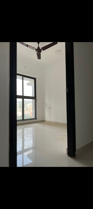 Room in 2 BHK Apartment at Oxford Navrang Crystal, Goregaon West – for Rent