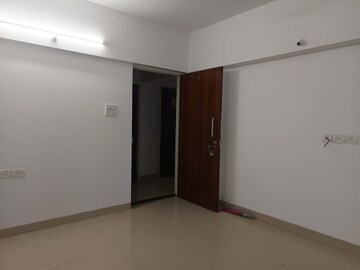 Room in 1 BHK Apartment at Godrej Horizon, Mohammadwadi – for Sale