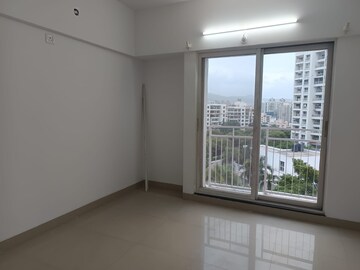 Room in 1 BHK Apartment at Godrej Horizon, Mohammadwadi – for Sale