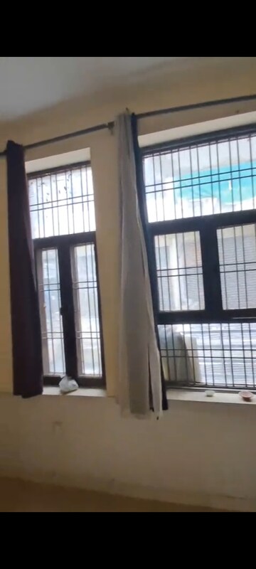 Room in 3 BHK Builder Floor at SRS Prime Floors, Sector 87 – for Rent