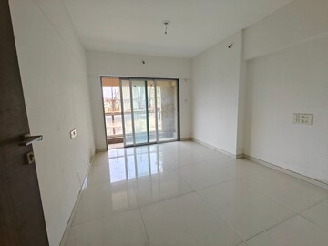 Room in 4 BHK Apartment at Shreenathji Odina, Chembur – for Rent