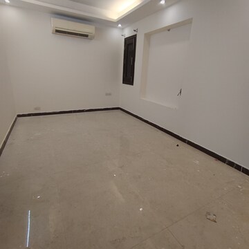 Room in 3 BHK Builder Floor at Shivalik Colony – for Rent