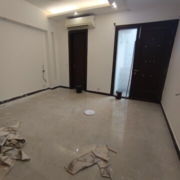 Room in 3 BHK Builder Floor at Shivalik Colony – for Rent