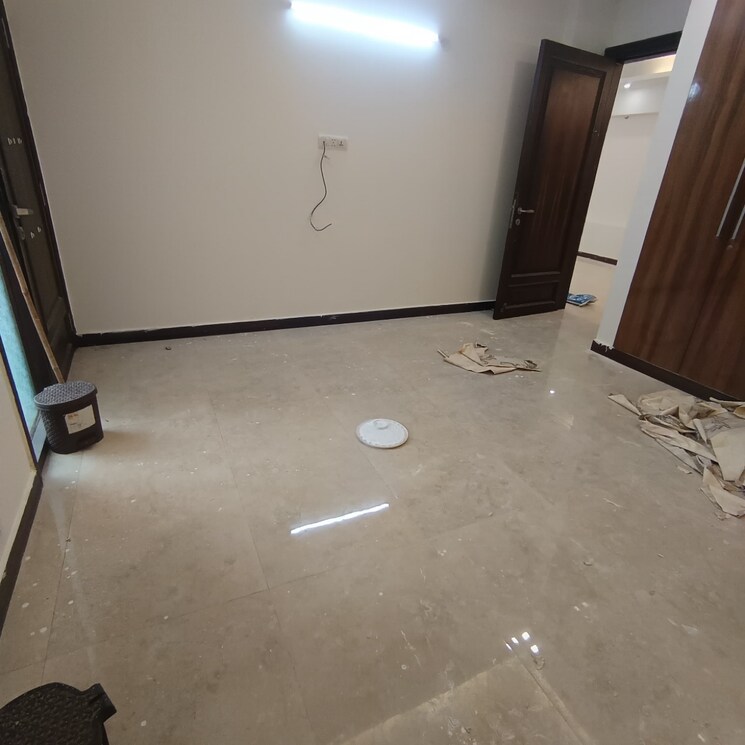 Room, shivalik colony 3 Bedroom 200 Sq.Yd. Builder Floor In Shivalik Colony Delhi 8958151