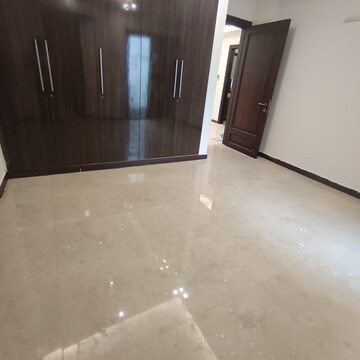 Room in 3 BHK Builder Floor at Shivalik Colony – for Rent