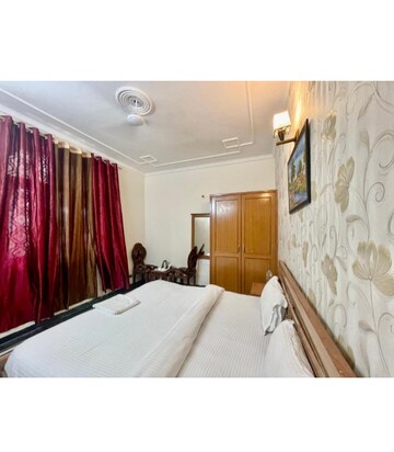 Team Area in  Pg at Sector 46 – for Rent