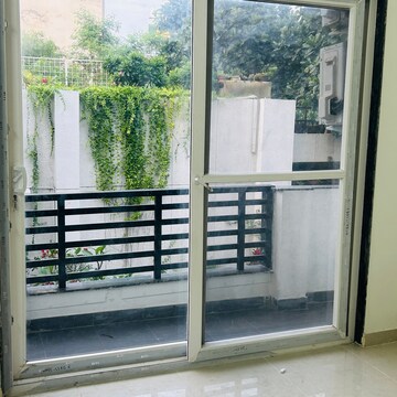 Balcony in 3 BHK Builder Floor at RWA Apartments Sector 26, Arun Vihar – for Rent