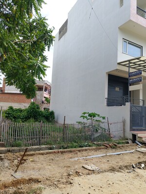  Plot For Sale in Gomti Nagar