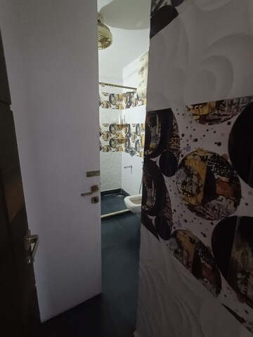Team Area in 3.5 BHK Builder Floor at Ramesh Nagar – for Rent