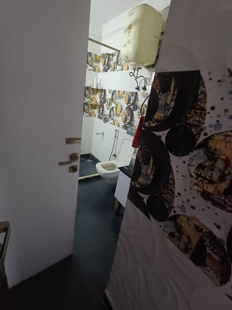 Team Area, ramesh nagar 3.5 Bedroom 1350 Sq.Ft. Builder Floor In Ramesh Nagar Delhi 8958258