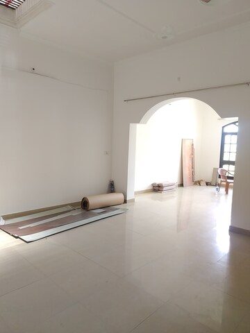 Building Lobby in 2 BHK Independent House at Gomti Nagar – for Rent