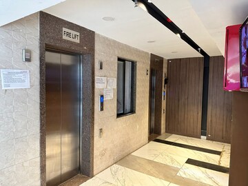Lift in 3 BHK Apartment at Parinee Essence, Kandivali West – for Rent