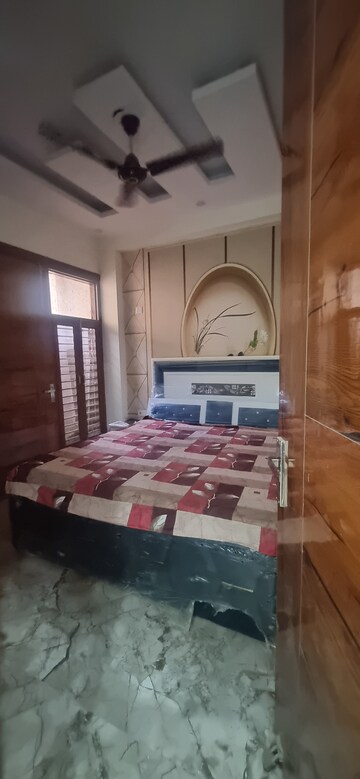 Parking in 3 BHK Builder Floor at Sai Kunj New Palam  vihar, New Palam Vihar Phase 3 – for Sale