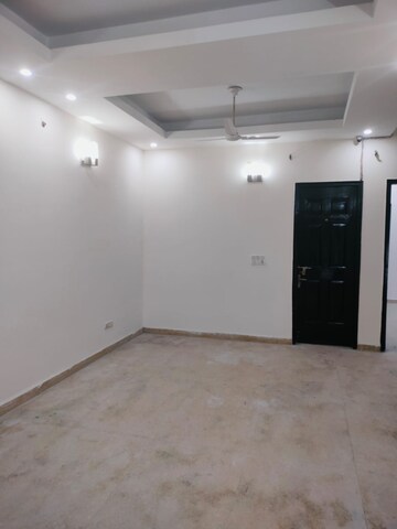 Room in 3 BHK Builder Floor at RWA Apartments, Sector 31 – for Rent