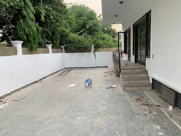 Balcony in 4 BHK Independent House at Huda Market, Sector 31 – for Rent