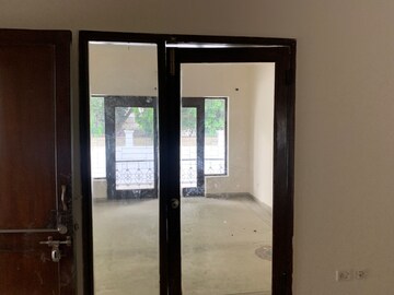Room in 4 BHK Independent House at Huda Market, Sector 31 – for Rent