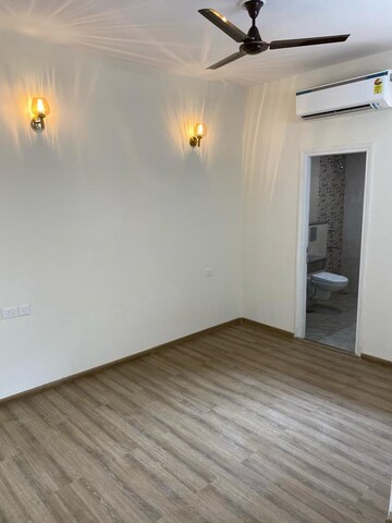 Room in 2 BHK Apartment at AIPL The Peaceful Homes, Sector 70a – for Rent