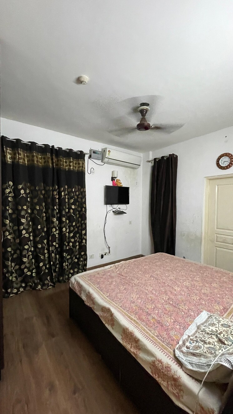 Bedroom, alphacorp-gurgaon-one-84 2 Bedroom 1270 Sq.Ft. Apartment In Sector 84 Gurgaon 8958339