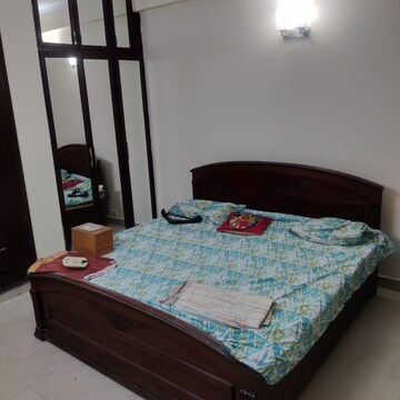 Bedroom in 3 BHK Builder Floor at Unitech South City II, Sector 50 – for Rent