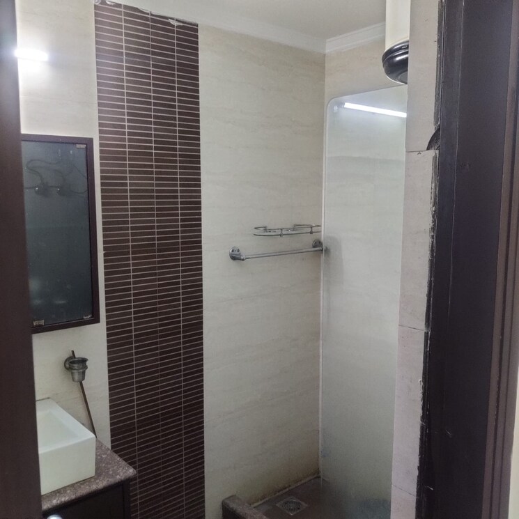 Bathroom, unitech-south-city-ii 3 Bedroom 1800 Sq.Ft. Builder Floor In Sector 50 Gurgaon 8958366