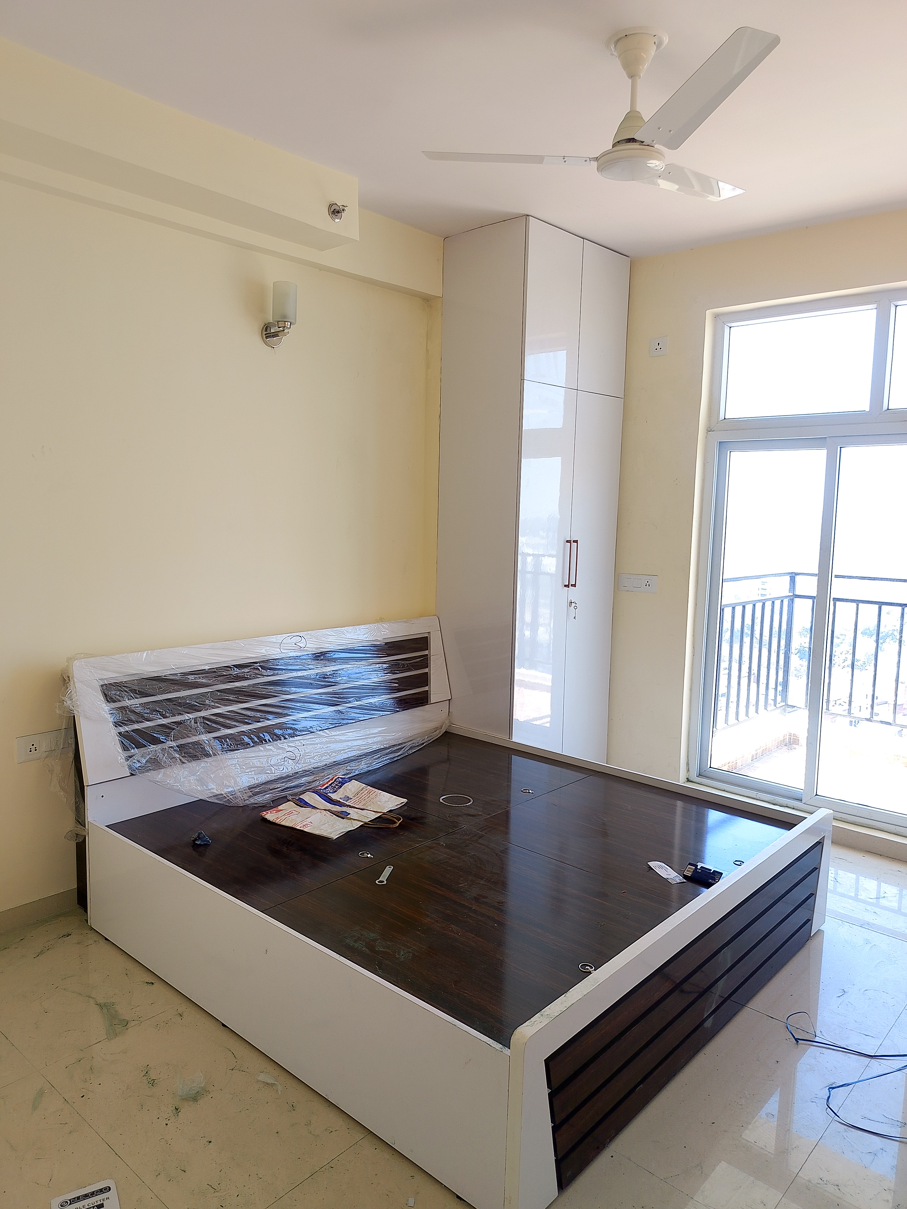 3 BHK + Extra Room 1550 Sq.Ft. Apartment in Omaxe The Palace