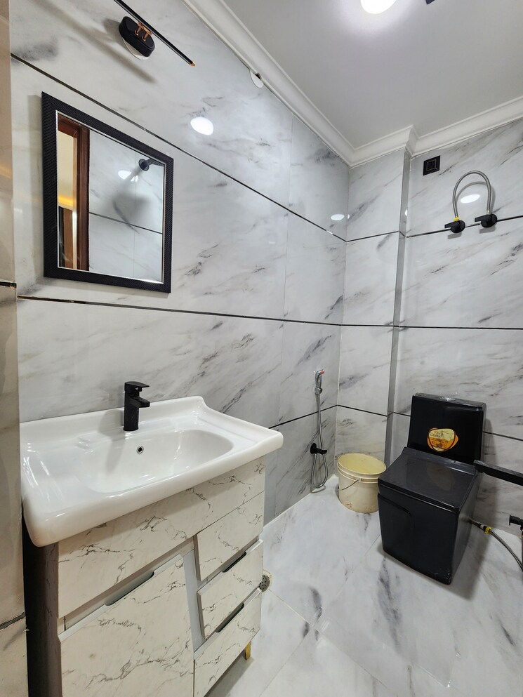 Bathroom, chattarpur 2 Bedroom 650 Sq.Ft. Builder Floor In Chattarpur Delhi 8958426