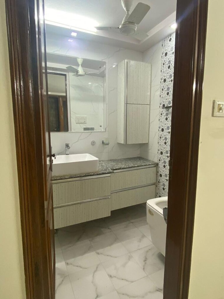 Bathroom, unitech-fresco 3 Bedroom 1662 Sq.Ft. Apartment In Sector 50 Gurgaon 8958456